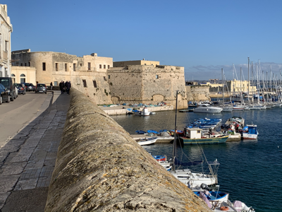 Defensive walls and a harbour.
